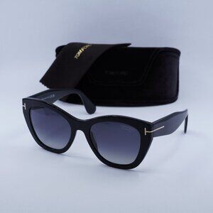 Tom Ford Cara FT0940 01D Cat Eye Sunglasses - Black/Polarized Smoke